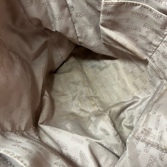 Michael Kors Jet Set Logo Metallic Tote - Picture 10 of 13